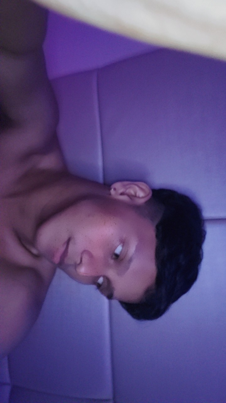 Snapchat-900055317 Snapchat-900055317