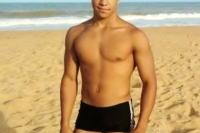 Marcelinho surfista