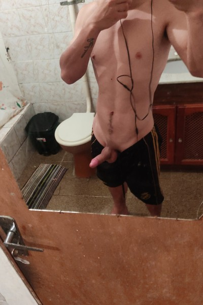 Apenas ativo, tatuado mor